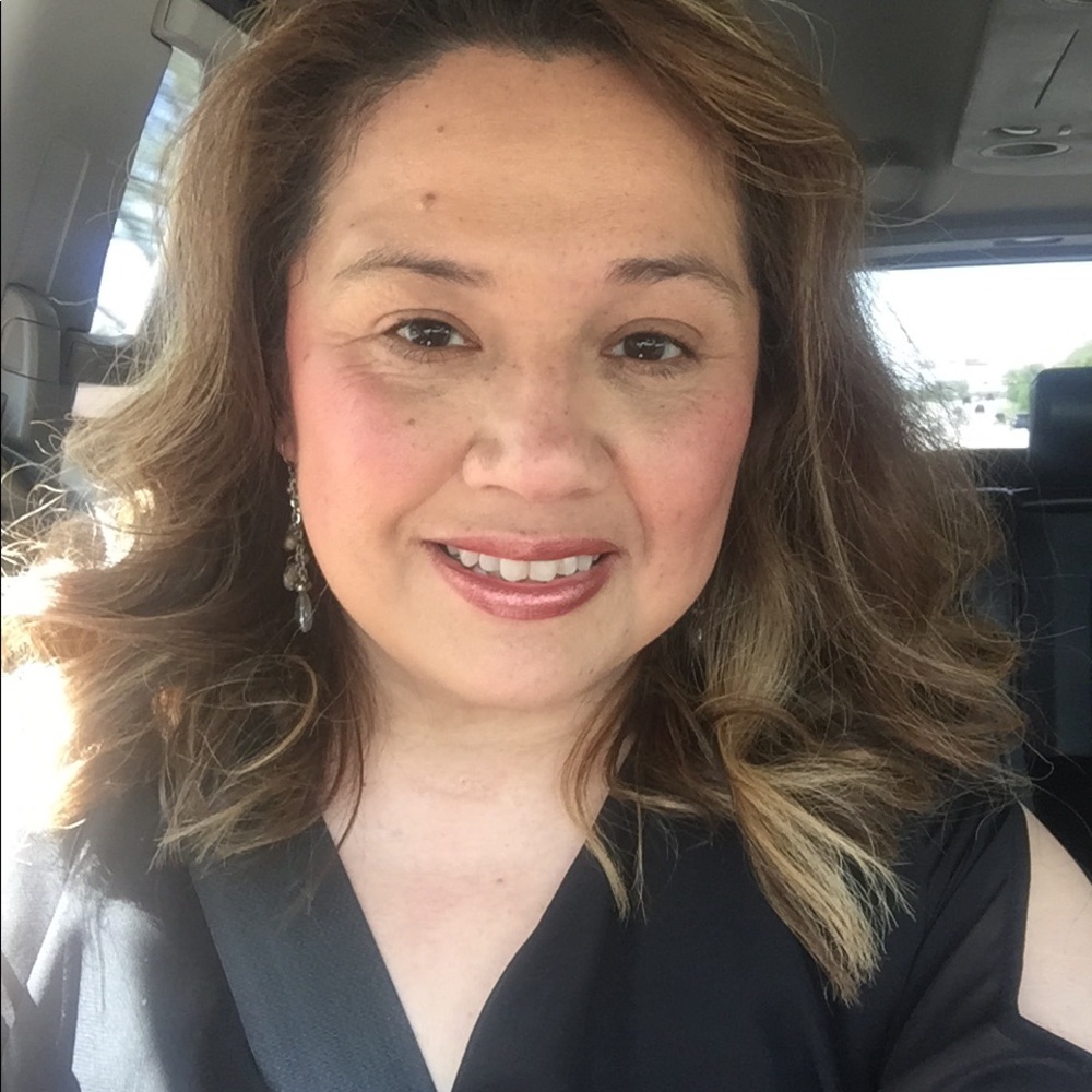 Meet your Posher, Laurie